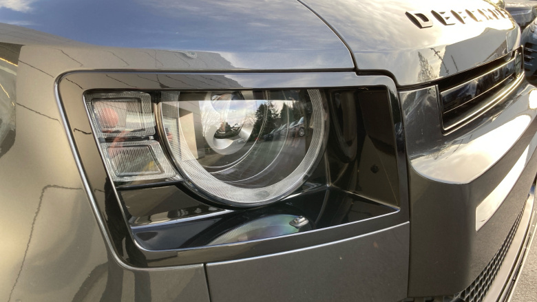 Land Rover Defender 3.0 D250 X-Dynamic SE 90 3dr Auto Diesel Estate